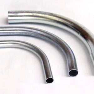 Conector EMT curvo o de 90